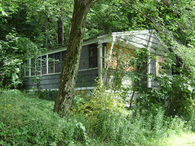 Building photograph for 32 RIDGE RD